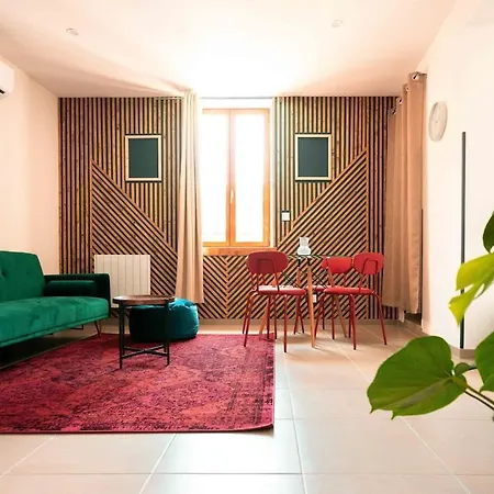 Magnifique 2 Pieces En Plein Centre Avec Parking *