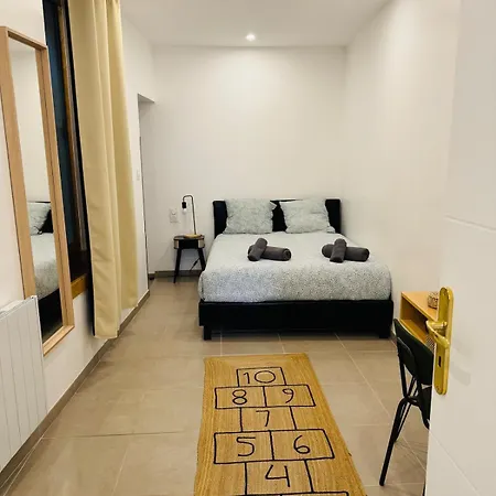 Appartement Magnifique 2 Pièces En Plein Centre Avec Parking *