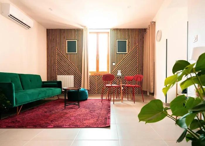 Magnifique 2 Pieces En Plein Centre Avec Parking *