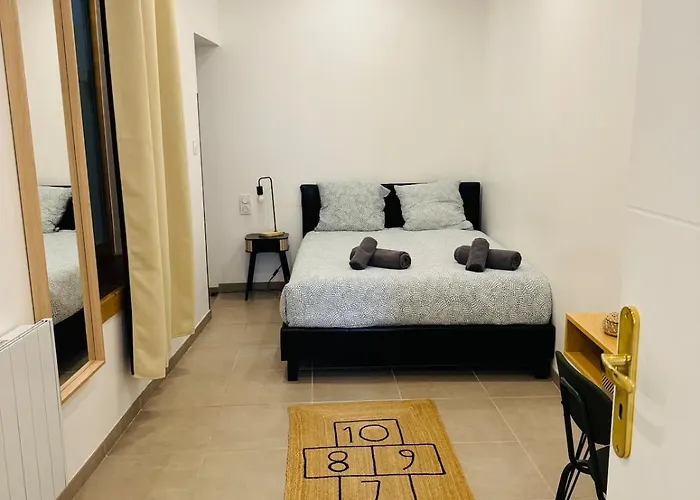 Appartement Magnifique 2 Pieces En Plein Centre Avec Parking *