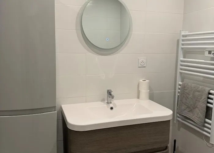 Magnifique 2 Pieces En Plein Centre Avec Parking *